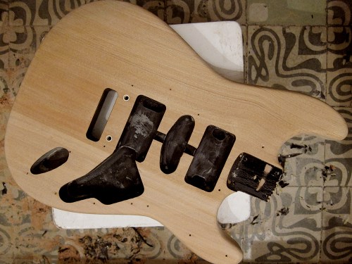 How to strip a guitar, Sripping a guitar body